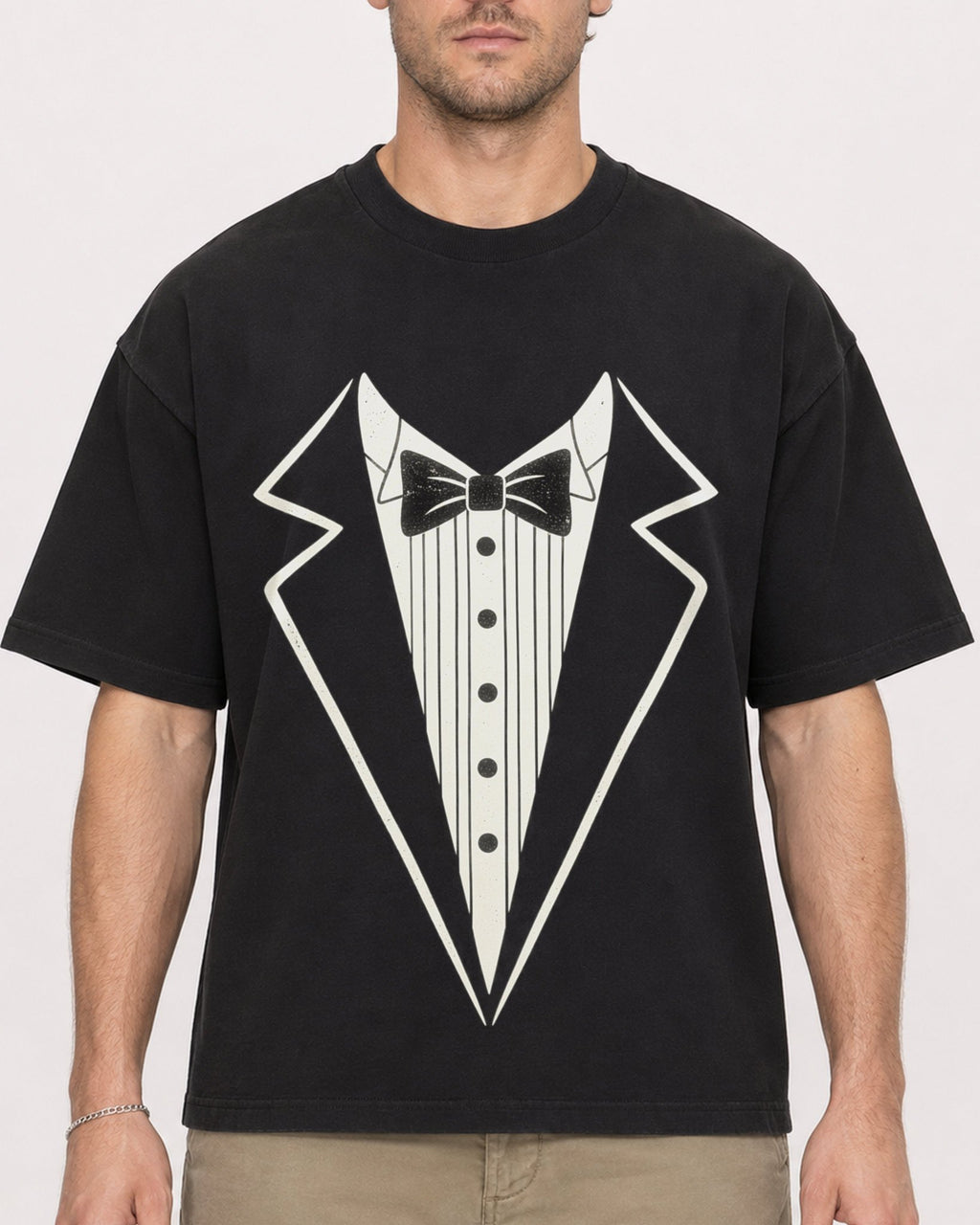 Mockup Boxy Heavyweight Tee Black male close-up 08