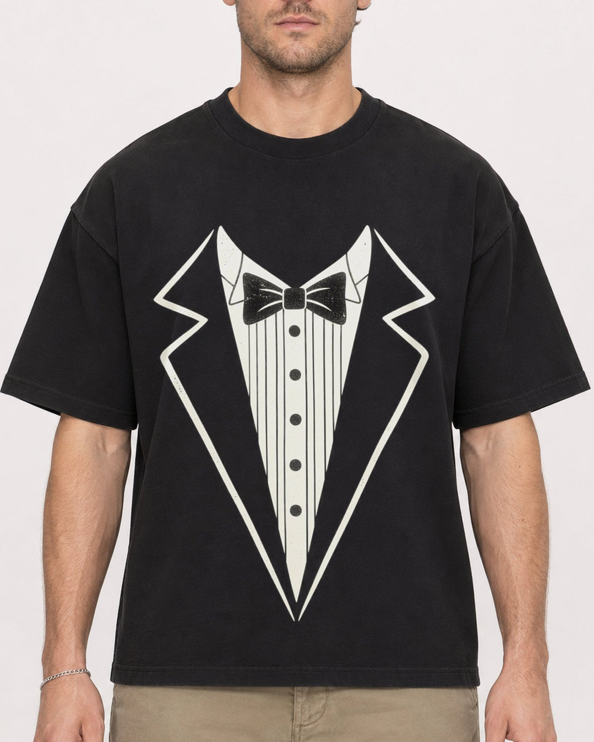 Mockup Boxy Heavyweight Tee Black male close-up 08