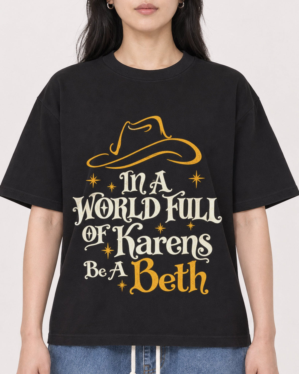 Mockup Boxy Heavyweight Tee Black female close-up 13