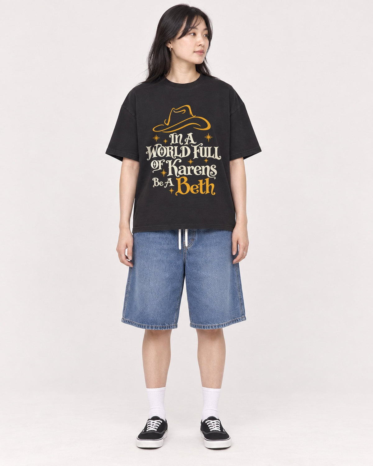 Mockup Boxy Heavyweight Tee Black female full-body 13