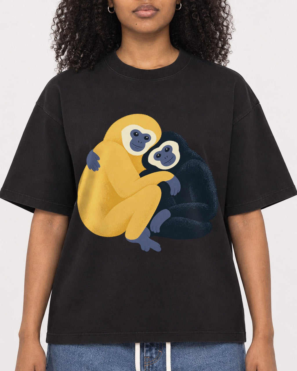 Mockup Boxy Heavyweight Tee Black female close-up 05