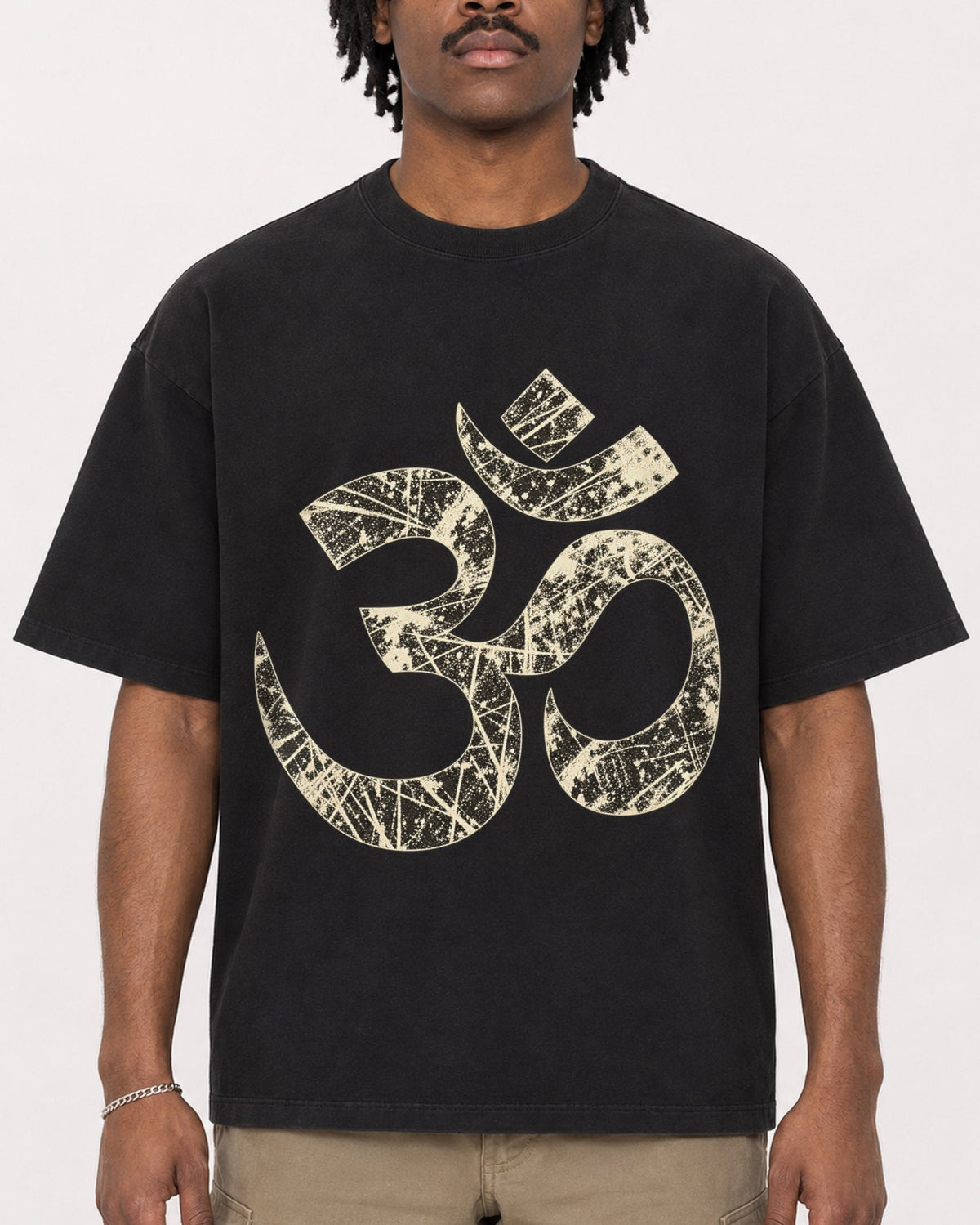 Mockup Boxy Heavyweight Tee Black male close-up 04