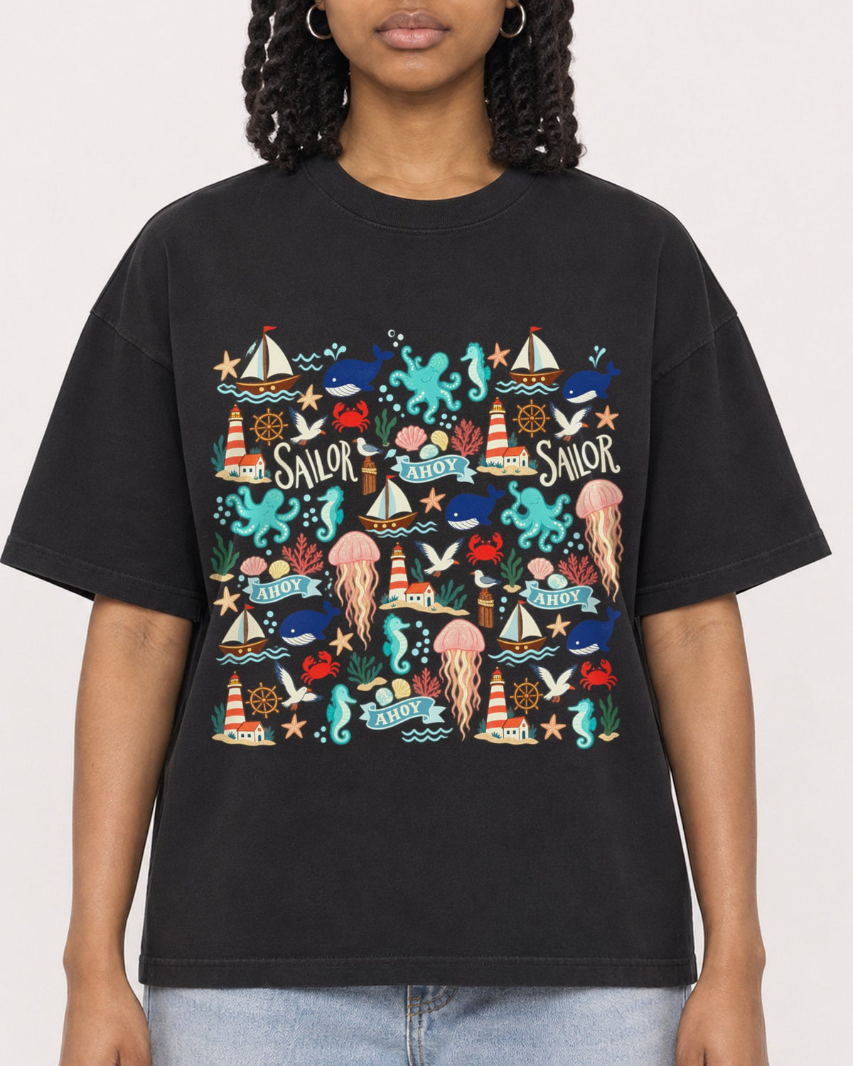 Mockup Boxy Heavyweight Tee Black female close-up 15