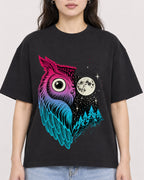 Mockup Boxy Heavyweight Tee Black female close-up 03