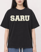 Mockup Boxy Heavyweight Tee Black female close-up 01