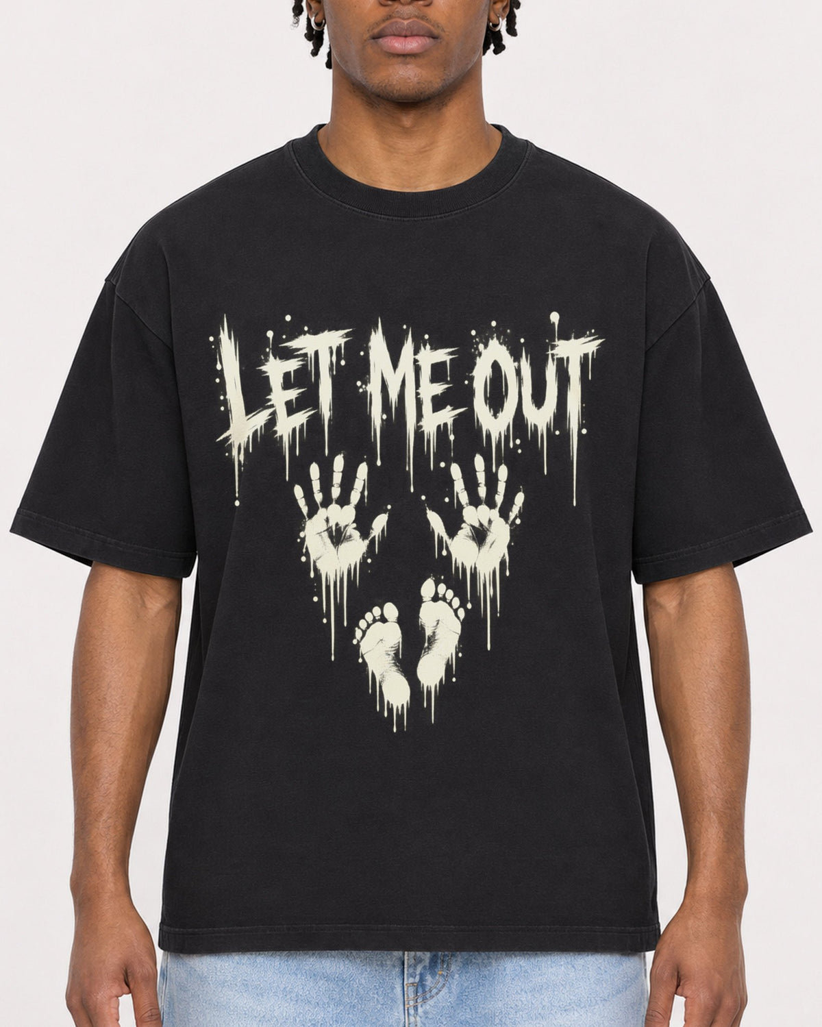 Mockup Boxy Heavyweight Tee Black male close-up 05