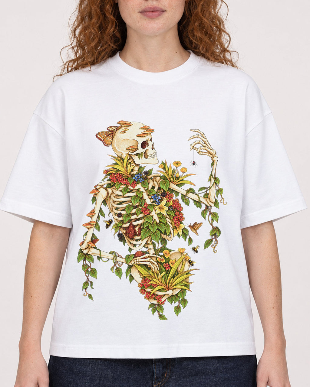 Mockup Boxy Heavyweight Tee White female close-up 09