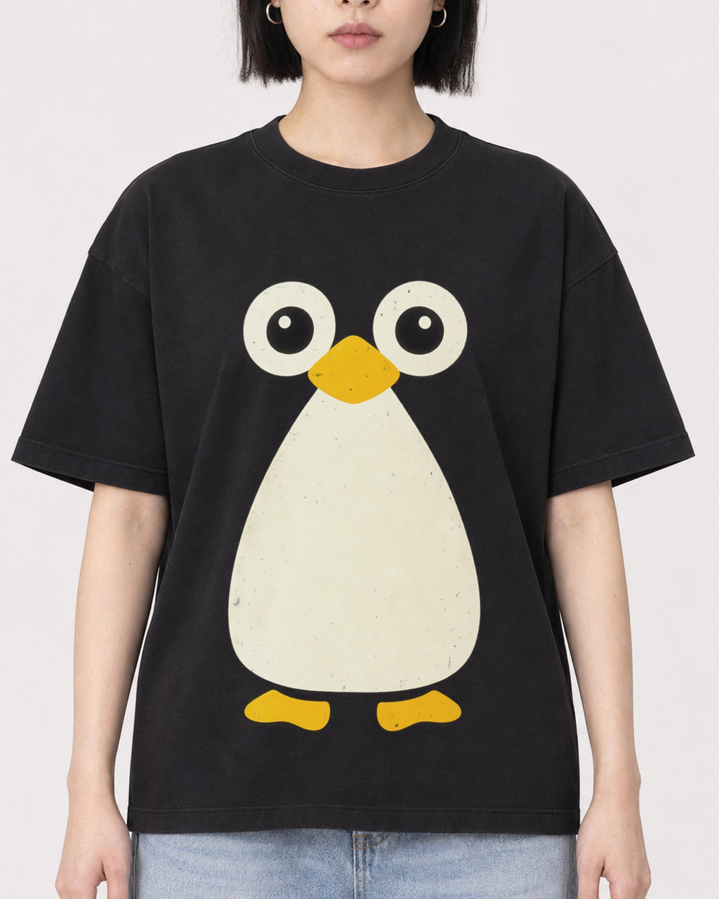 Mockup Boxy Heavyweight Tee Black female close-up 11