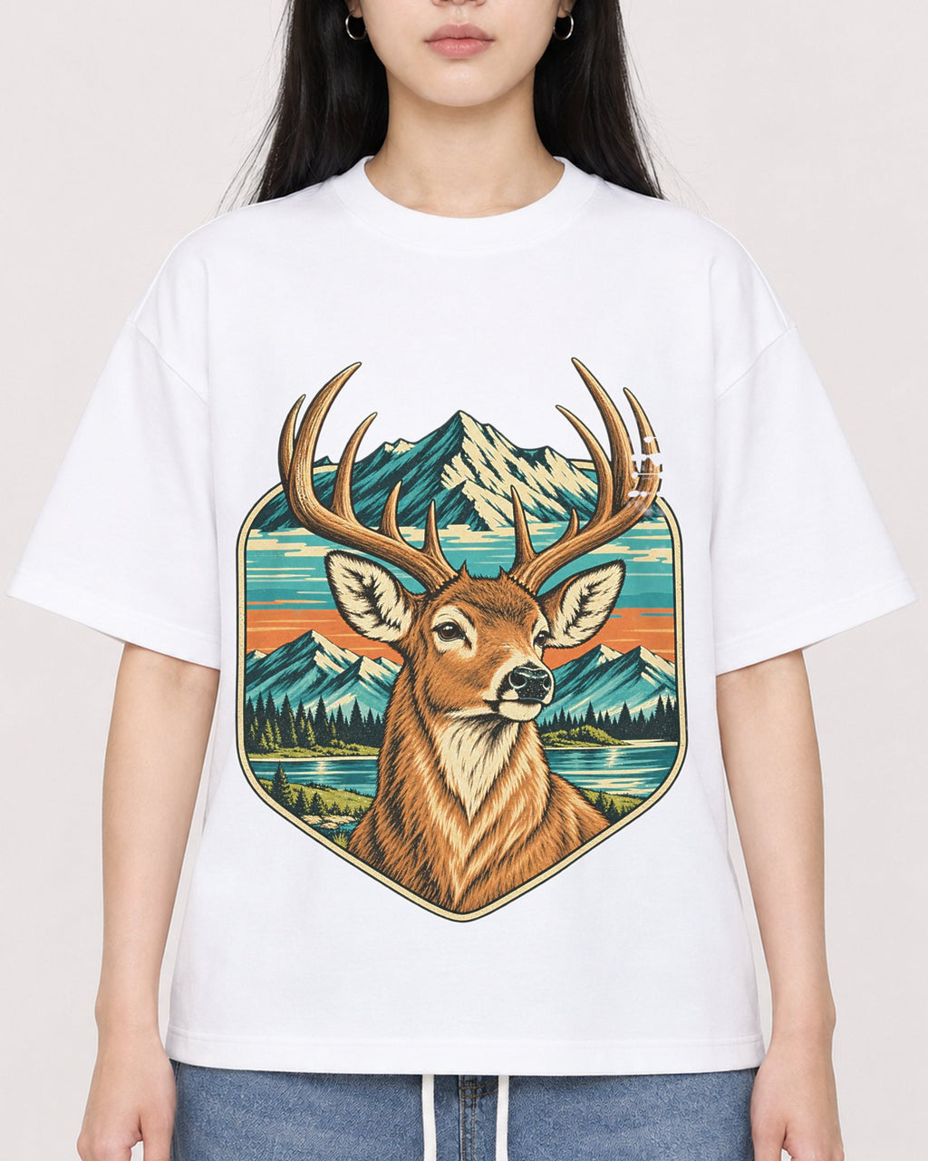 Mockup Boxy Heavyweight Tee White female close-up 01