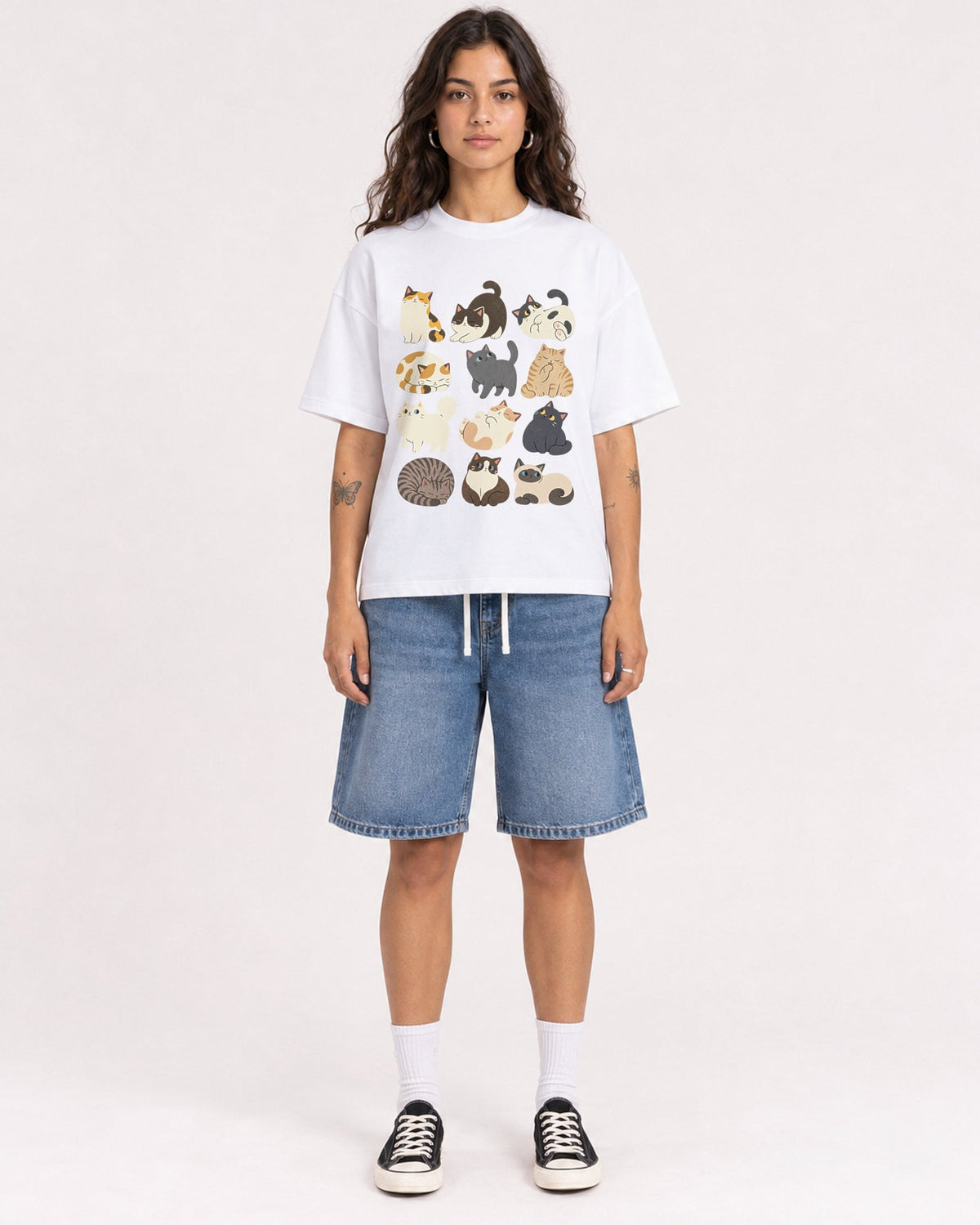 Mockup Boxy Heavyweight Tee White female full-body 06