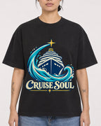 Mockup Boxy Heavyweight Tee Black female close-up 12