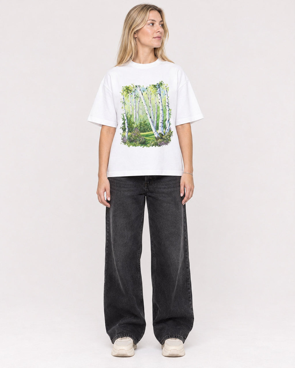 Mockup Boxy Heavyweight Tee White female full-body 08
