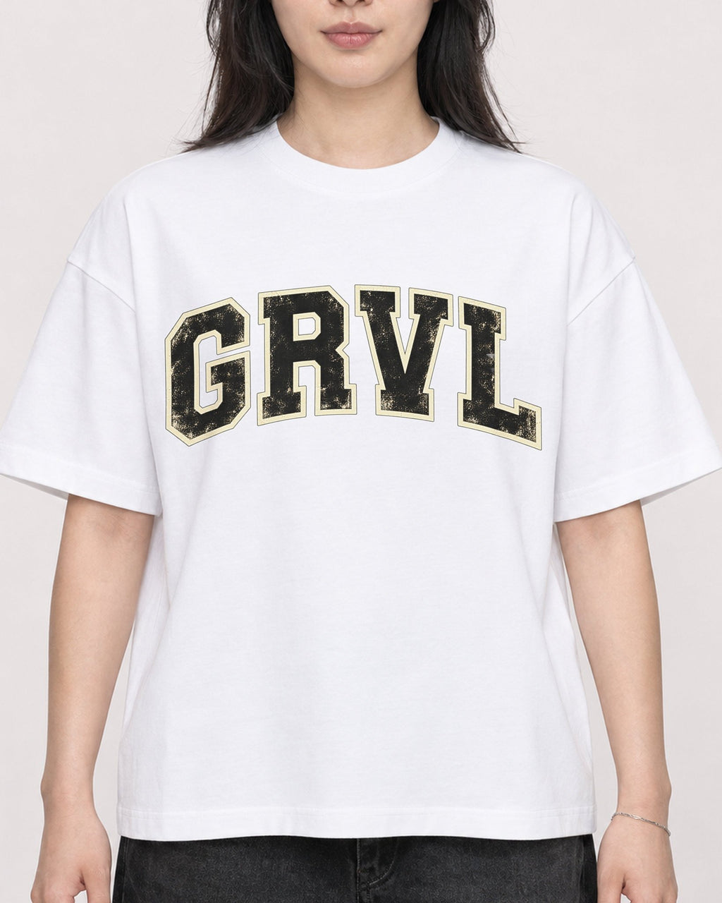 Mockup Boxy Heavyweight Tee White female close-up 13