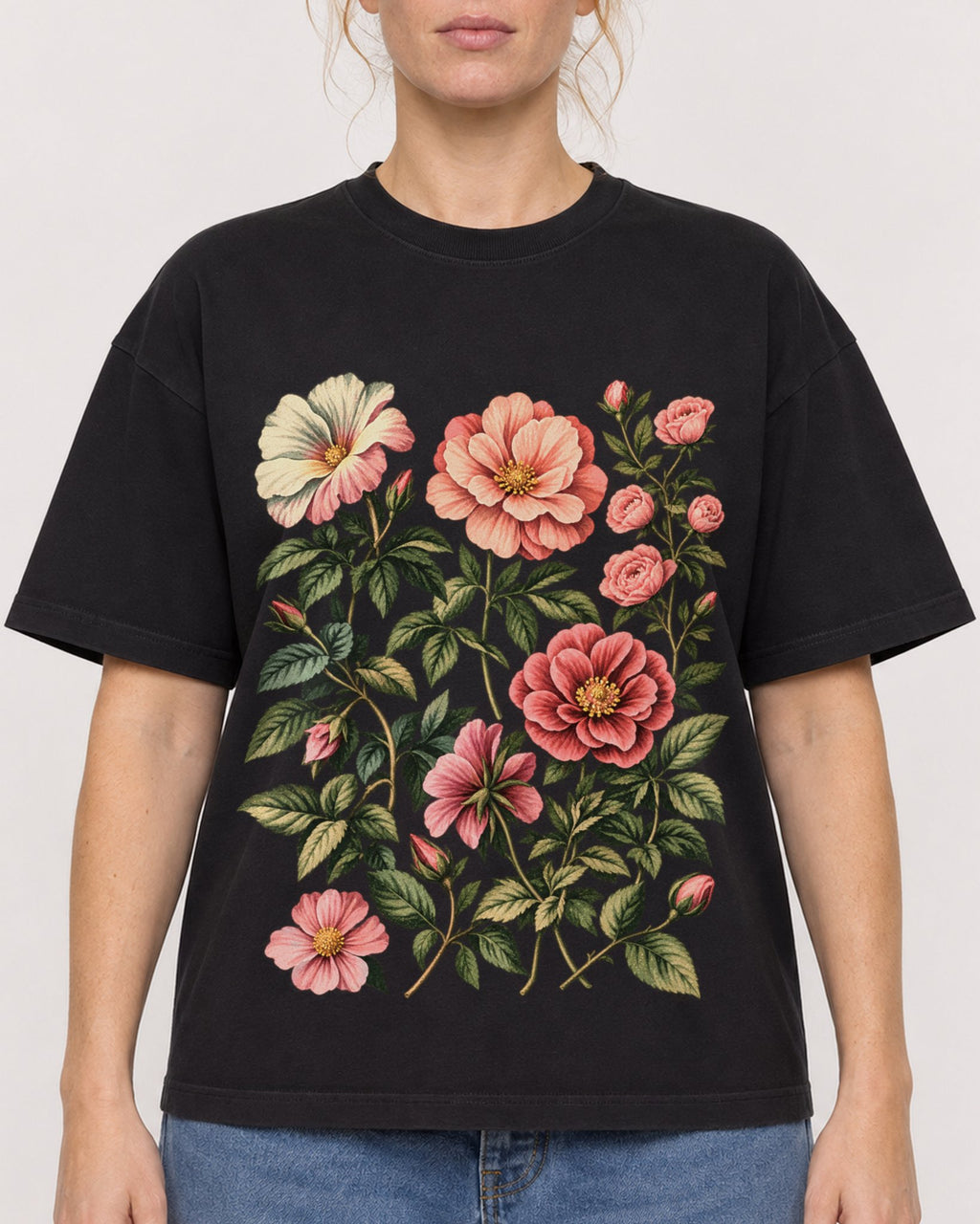 Mockup Boxy Heavyweight Tee Black female close-up 28