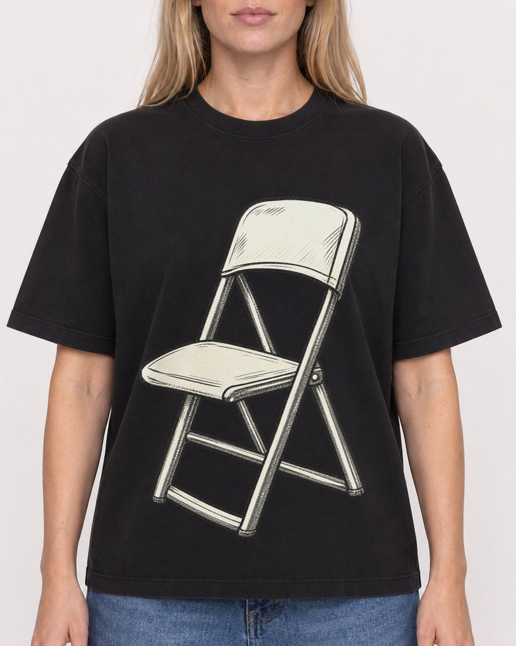 Mockup Boxy Heavyweight Tee Black female close-up 08