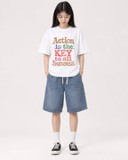 Mockup Boxy Heavyweight Tee White female full-body 01