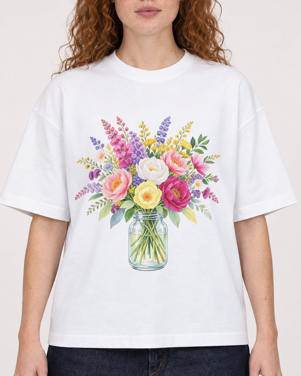 Mockup Boxy Heavyweight Tee White female close-up 09