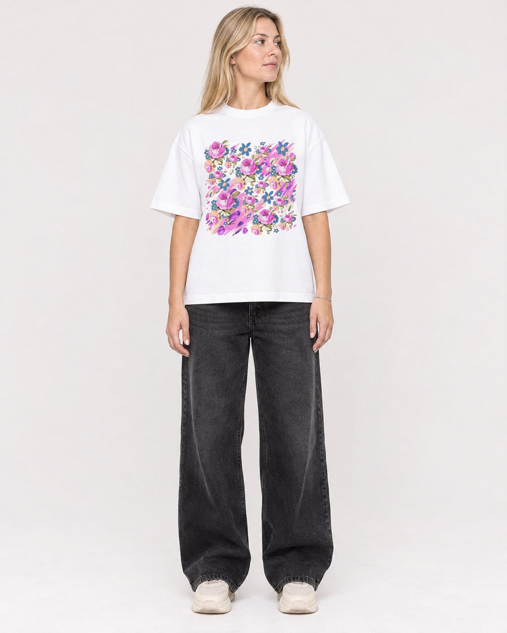 Mockup Boxy Heavyweight Tee White female full-body 08