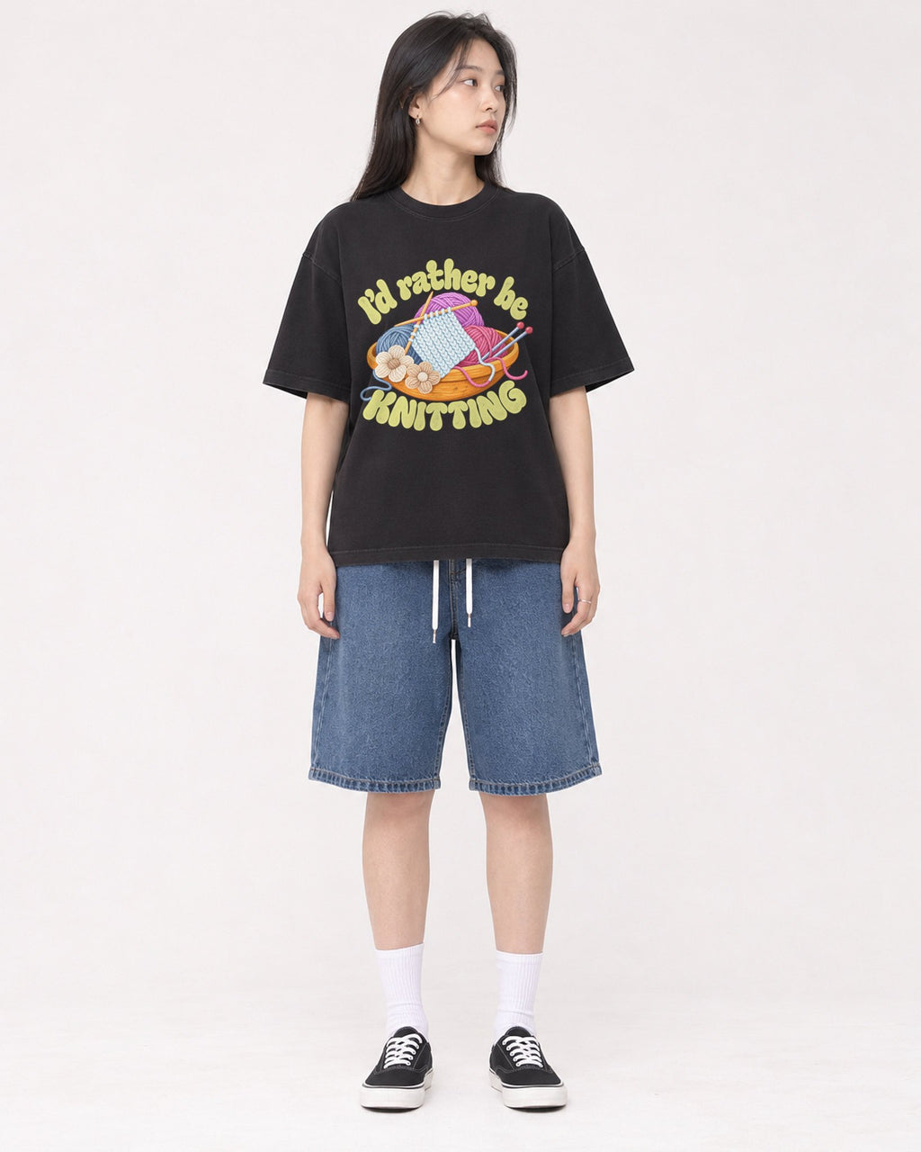 Mockup Boxy Heavyweight Tee Black female full-body 01