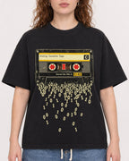 Mockup Boxy Heavyweight Tee Black female close-up 09