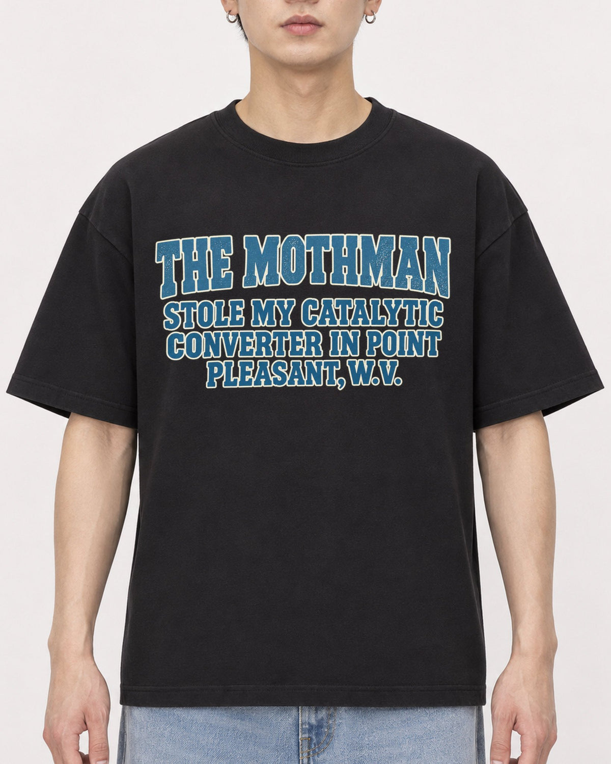 Mockup Boxy Heavyweight Tee Black male close-up 01