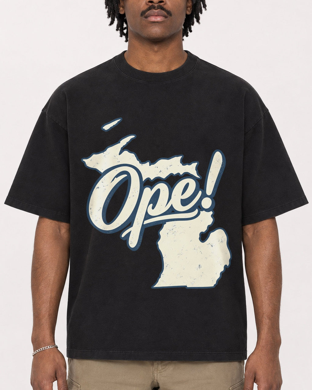 Mockup Boxy Heavyweight Tee Black male close-up 04