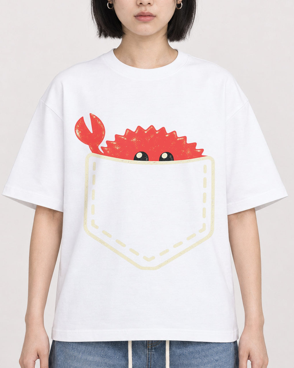 Mockup Boxy Heavyweight Tee White female close-up 11
