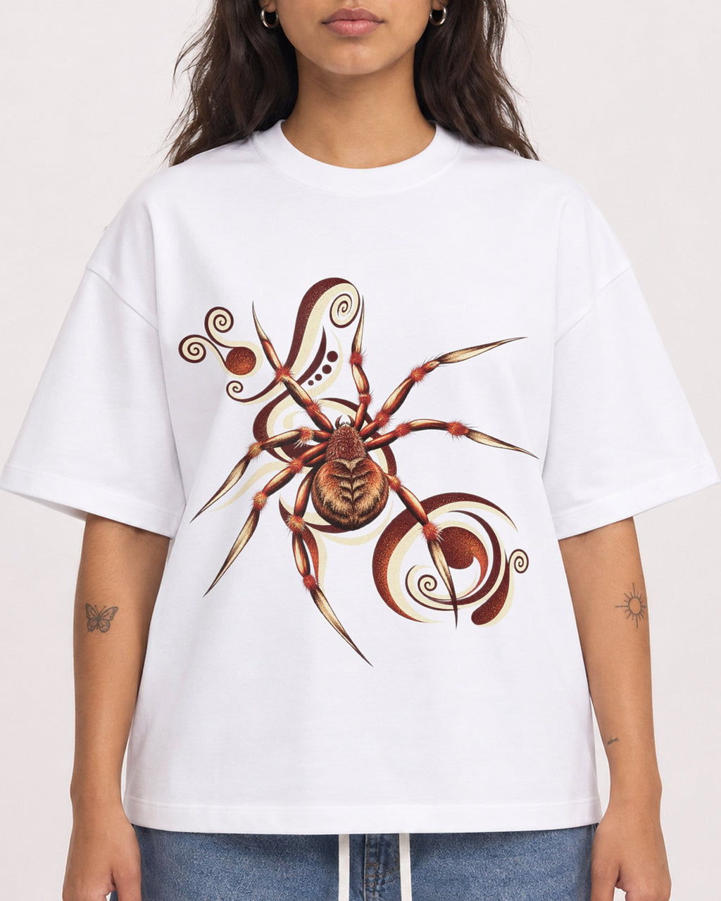 Mockup Boxy Heavyweight Tee White female close-up 06