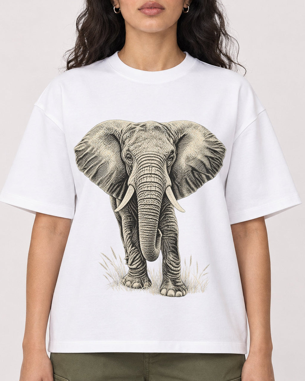 Mockup Boxy Heavyweight Tee White female close-up 07