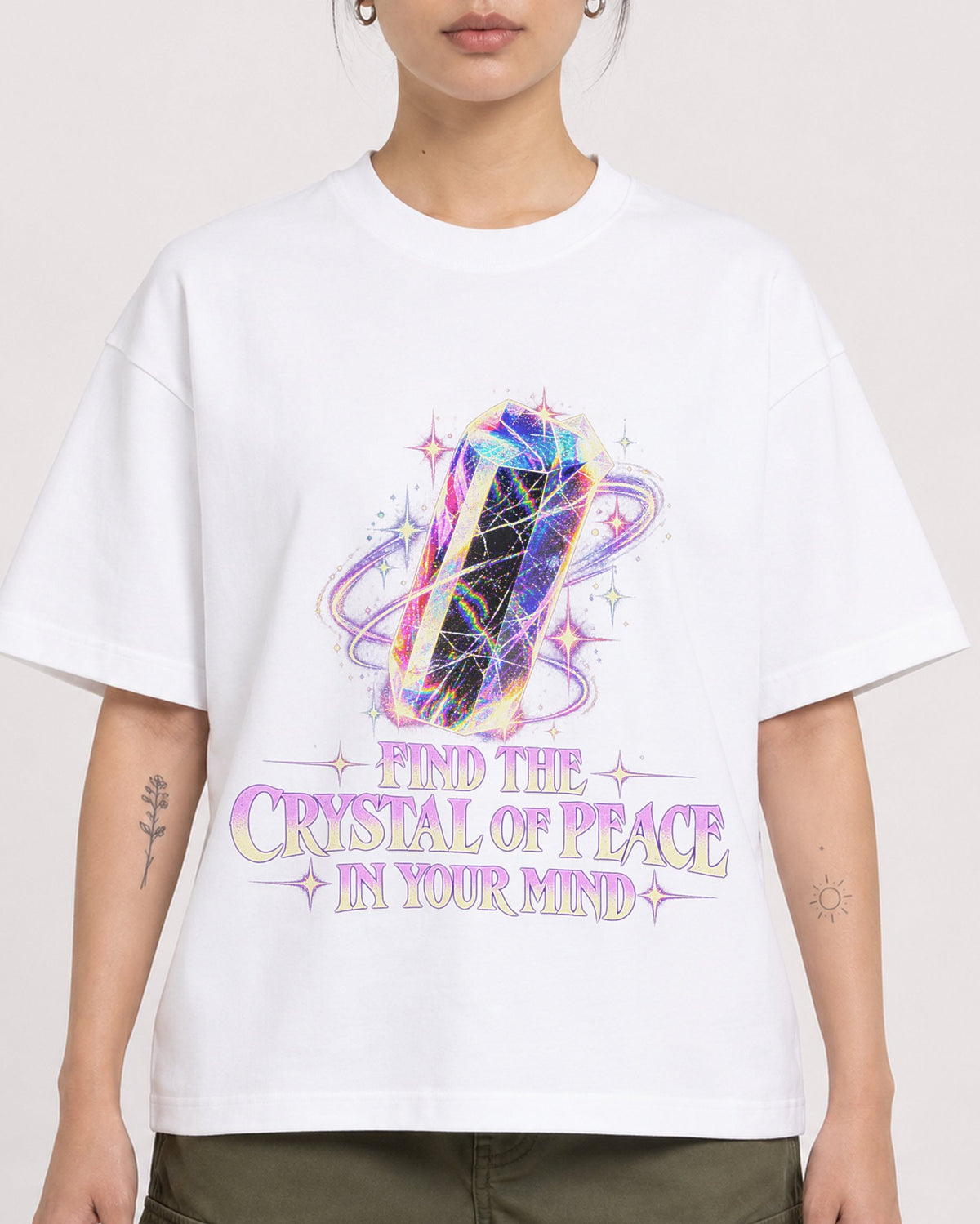 Mockup Boxy Heavyweight Tee White female close-up 12