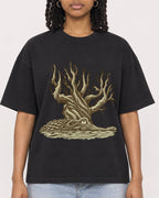 Mockup Boxy Heavyweight Tee Black female close-up 15