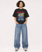 Mockup Boxy Heavyweight Tee Black female full-body 40