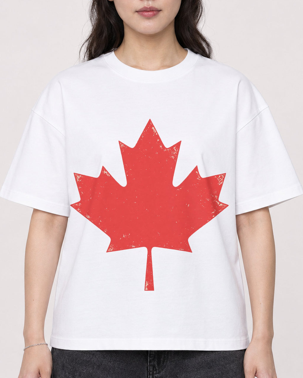 Mockup Boxy Heavyweight Tee White female close-up 03