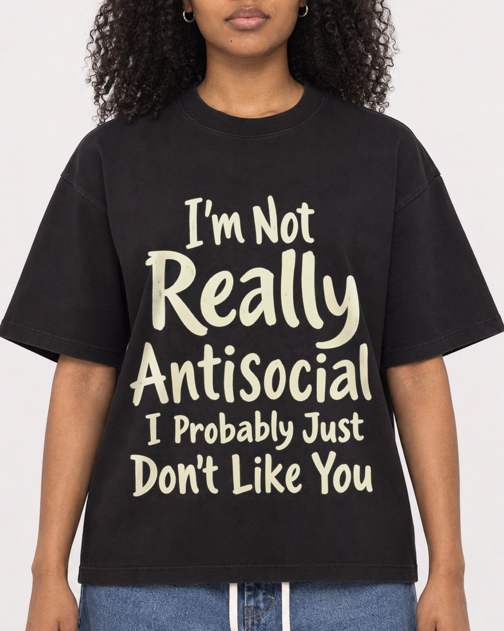 Mockup Boxy Heavyweight Tee Black female close-up 05