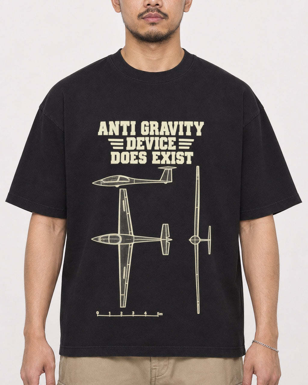 Mockup Boxy Heavyweight Tee Black male close-up 32