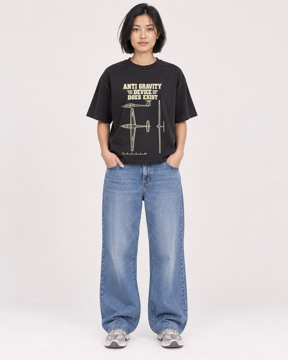 Mockup Boxy Heavyweight Tee Black female full-body 32