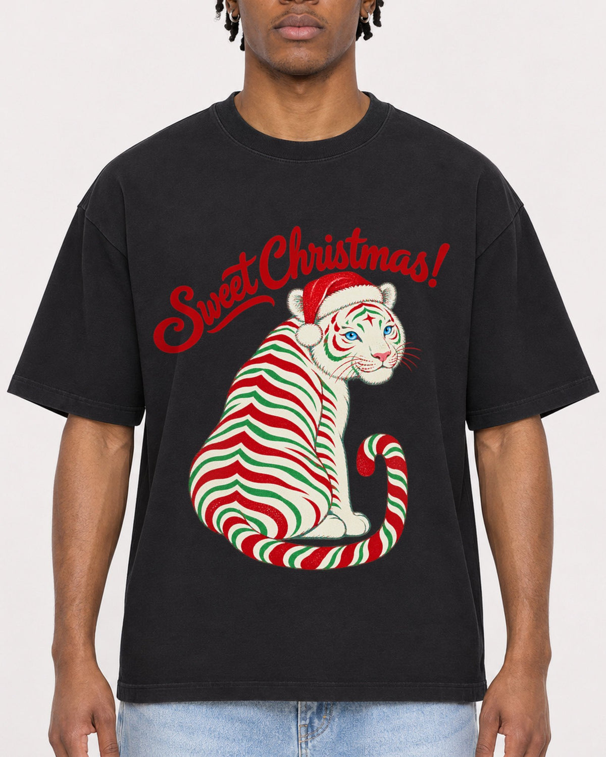 Mockup Boxy Heavyweight Tee Black male close-up 05