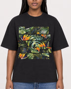 Mockup Boxy Heavyweight Tee Black female close-up 04