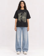 Mockup Boxy Heavyweight Tee Black female full-body 07