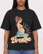 Mockup Boxy Heavyweight Tee Black female close-up 04