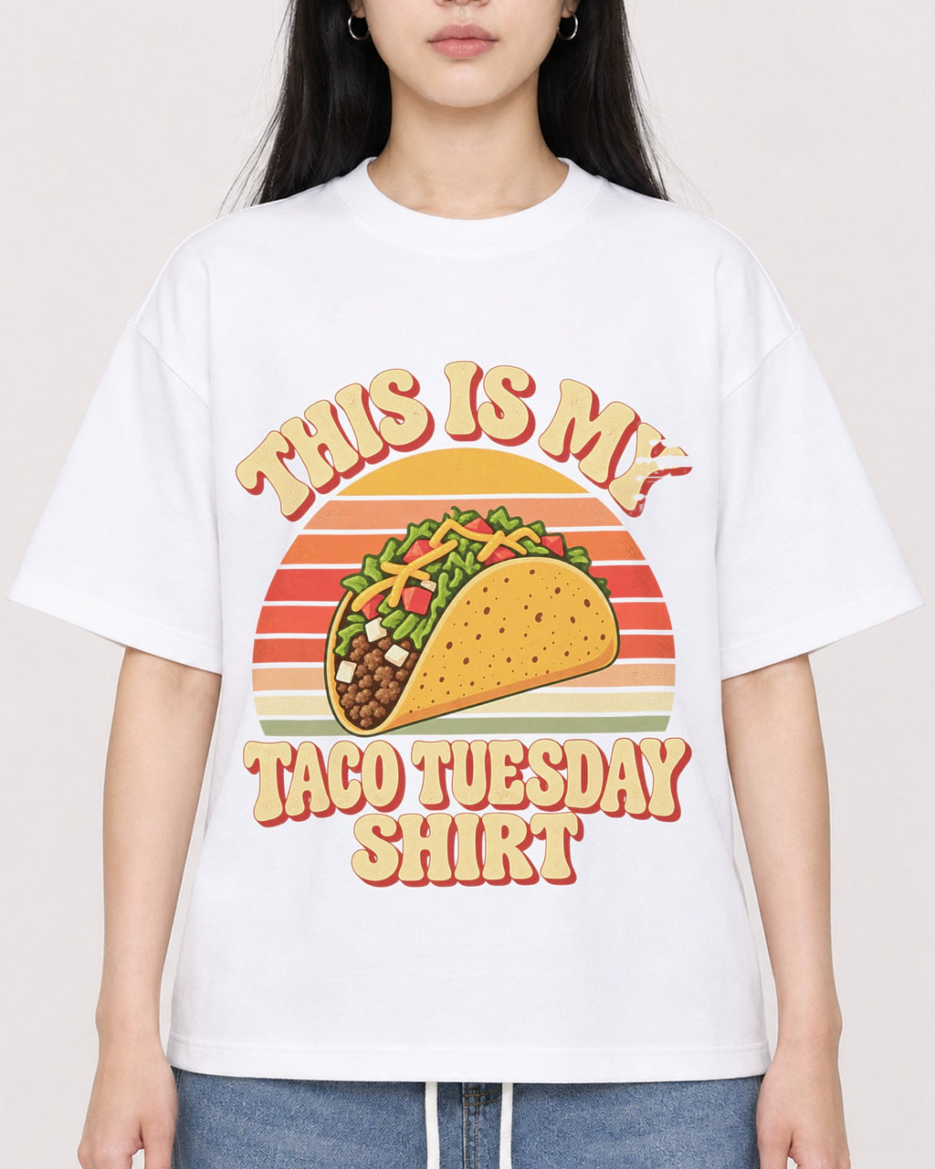 Mockup Boxy Heavyweight Tee White female close-up 01