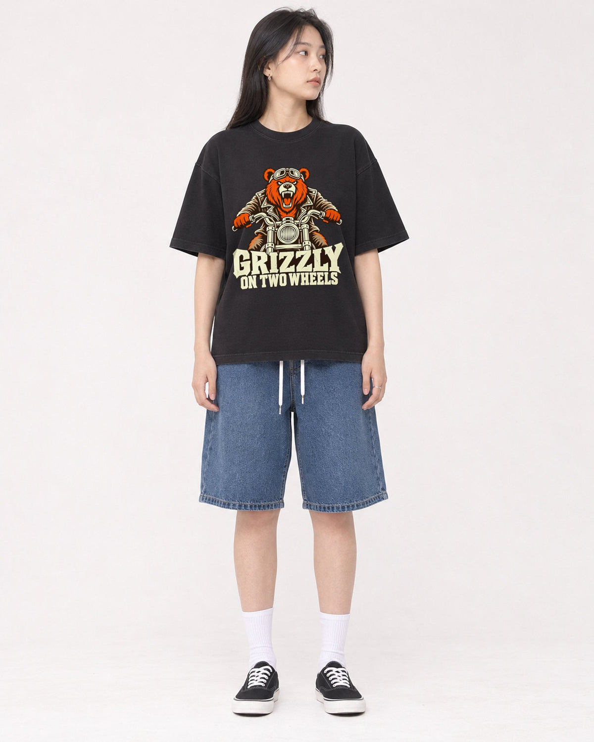 Mockup Boxy Heavyweight Tee Black female full-body 01