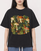 Mockup Boxy Heavyweight Tee Black female close-up 01