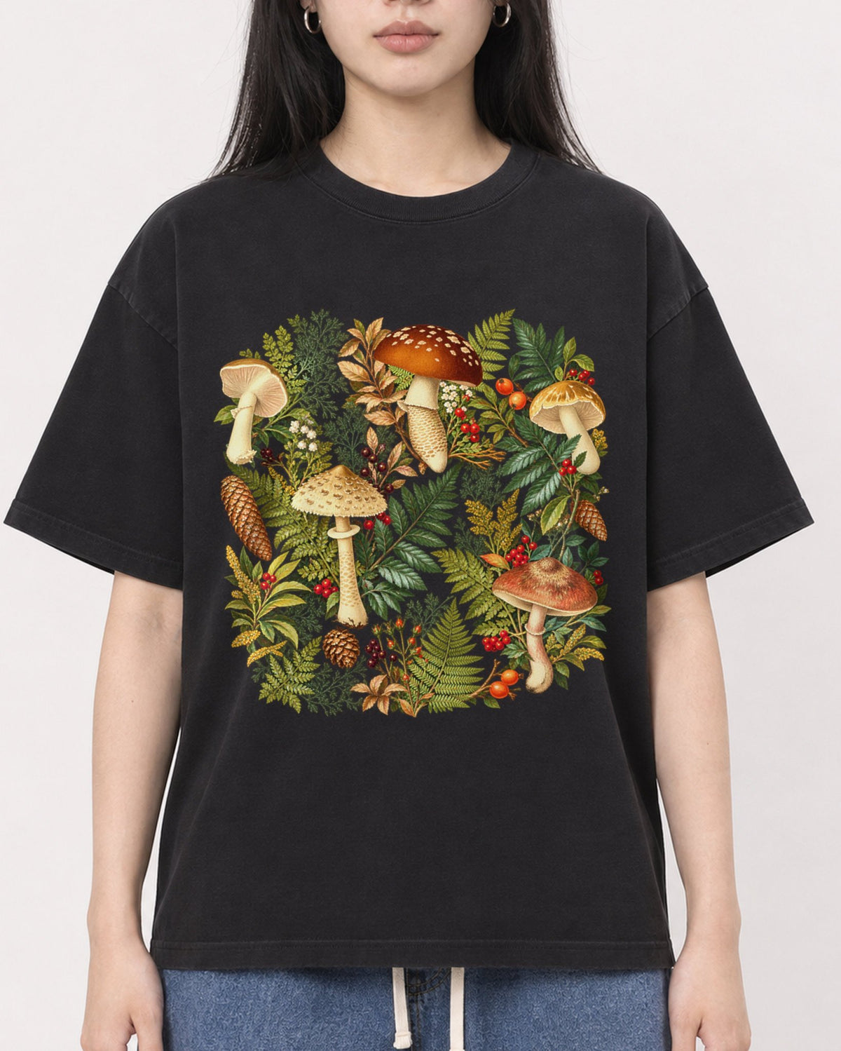 Mockup Boxy Heavyweight Tee Black female close-up 01