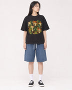 Mockup Boxy Heavyweight Tee Black female full-body 01
