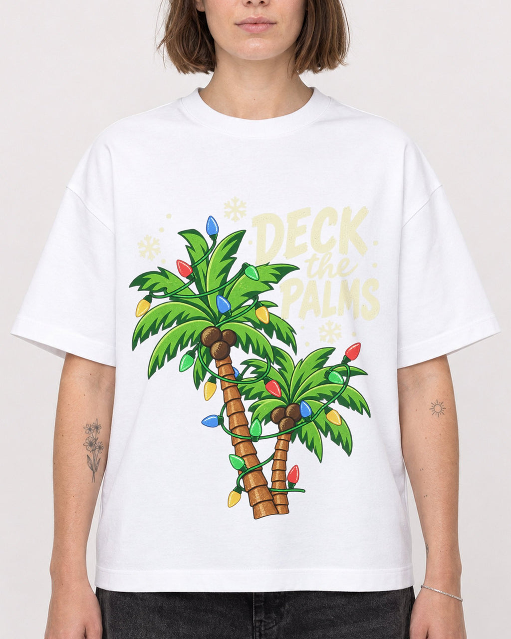 Mockup Boxy Heavyweight Tee White female close-up 18