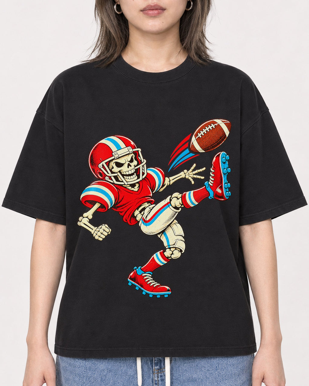Mockup Boxy Heavyweight Tee Black female close-up 33