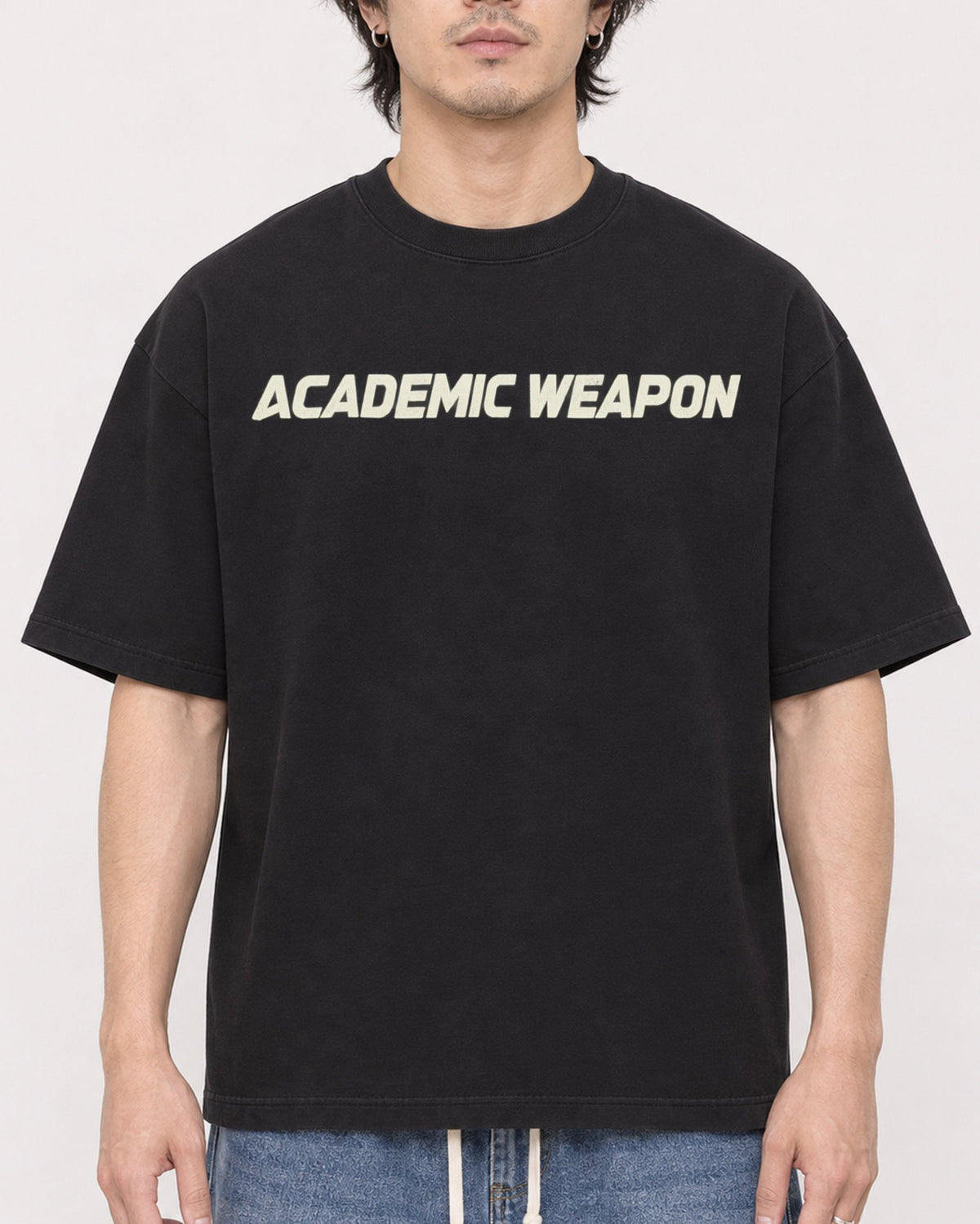 Mockup Boxy Heavyweight Tee Black male close-up 03