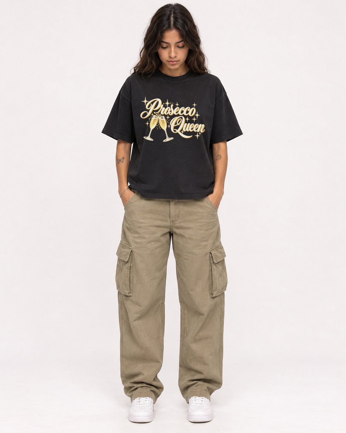 Mockup Boxy Heavyweight Tee Black female full-body 06