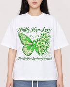 Mockup Boxy Heavyweight Tee White female close-up 01